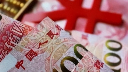 多国开始用人民币，人民币使用储存都翻倍，外媒：我们到底怎么了
