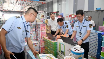 “娜塔莎”娃娃事件再追踪：多地市场监管部门开展重点排查