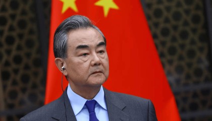 东盟晚宴散场，王毅没有上桌，临走前通告全球，菲律宾使出苦肉计