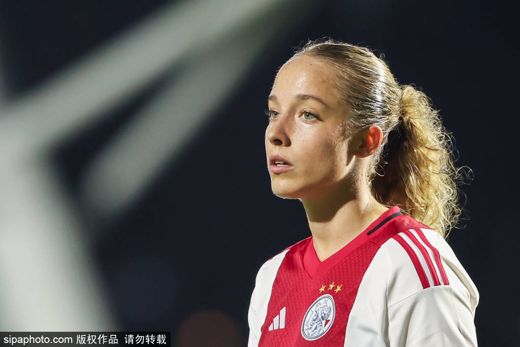 阿坎吉社媒晒胜利瞬间:国米欧冠首战2-0阿贾克斯,战术执行力尽显