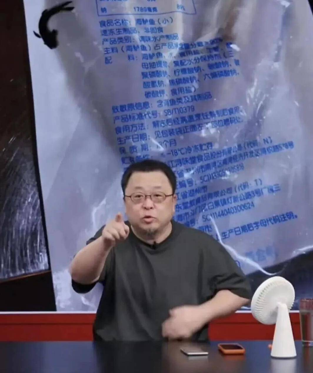 吵不过罗老师没关系,我们给西贝贾老板支了两招