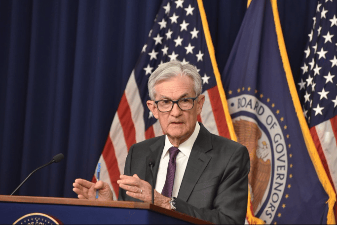 鲍威尔“下课”进入倒计时?“被炒”押注直线飙升,继任者遴选工作开启,如何冲击美元、美债和美股