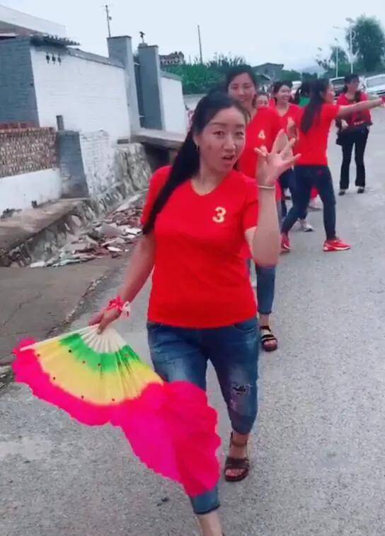 2018年,山西11个姐姐为弟弟结婚凑32万,现状如何?