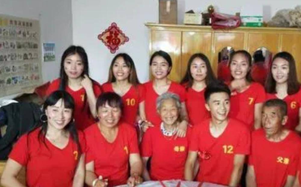 2018年,山西11个姐姐为弟弟结婚凑32万,现状如何?