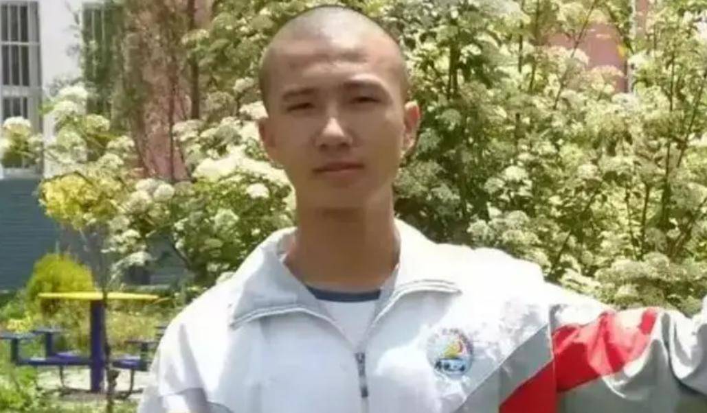 2018年最嚣张高考生:走出考场嘲讽考题简单到垃圾,最终成绩如何