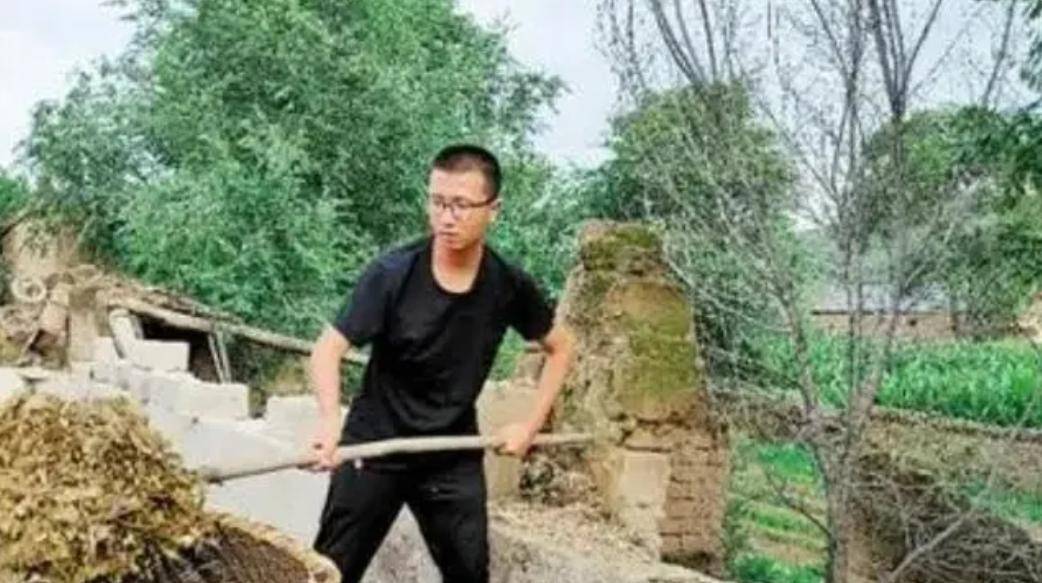 2018年最嚣张高考生:走出考场嘲讽考题简单到垃圾,最终成绩如何