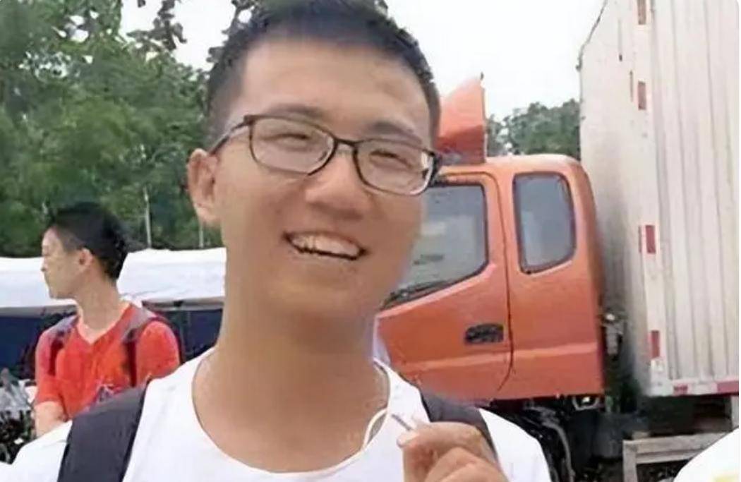 2018年最嚣张高考生:走出考场嘲讽考题简单到垃圾,最终成绩如何