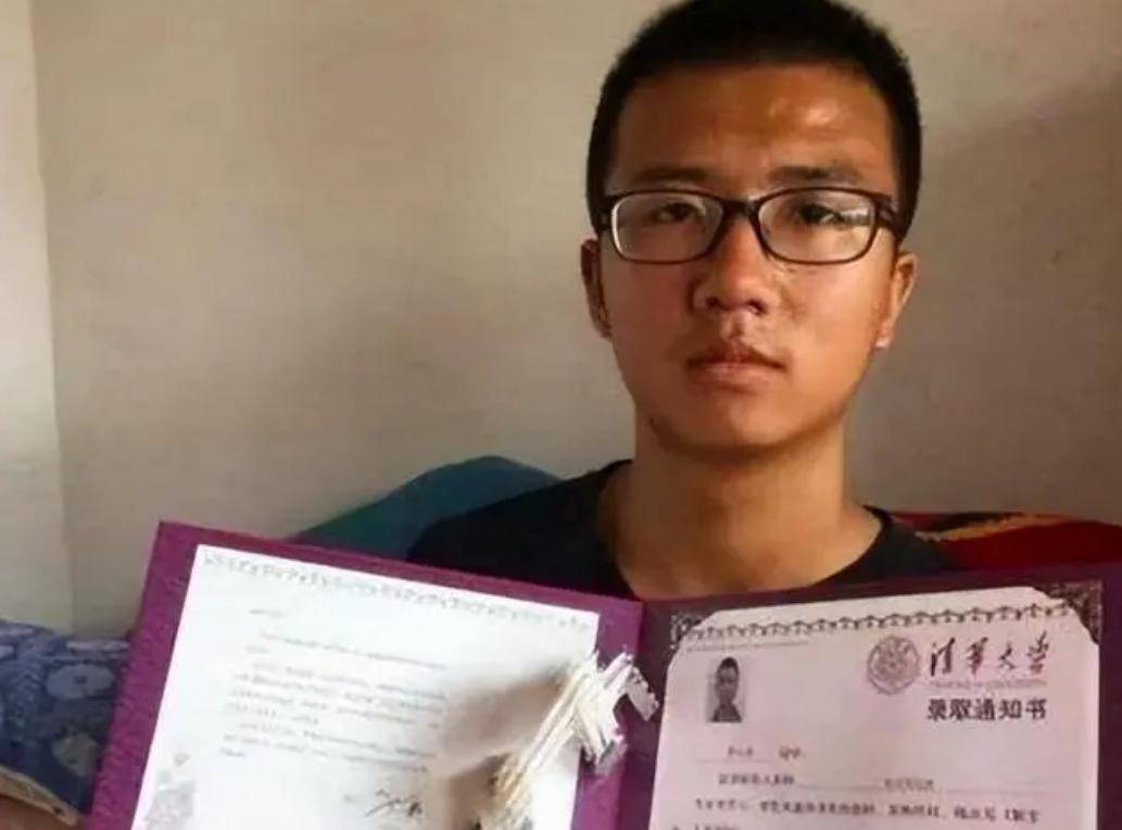 2018年最嚣张高考生:走出考场嘲讽考题简单到垃圾,最终成绩如何