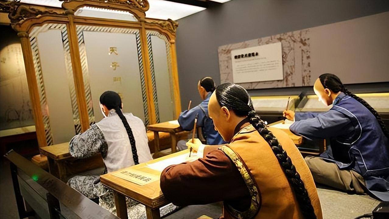 嘉庆抄了和珅的家，乾隆宠臣纪晓岚下场又如何？