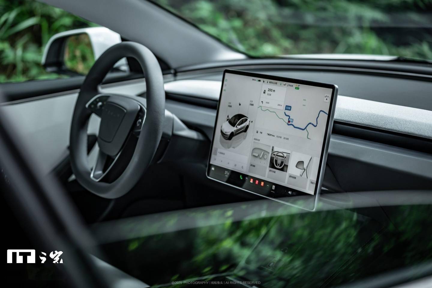 特斯拉 2025.38 软件更新将推“屏幕共享”功能
