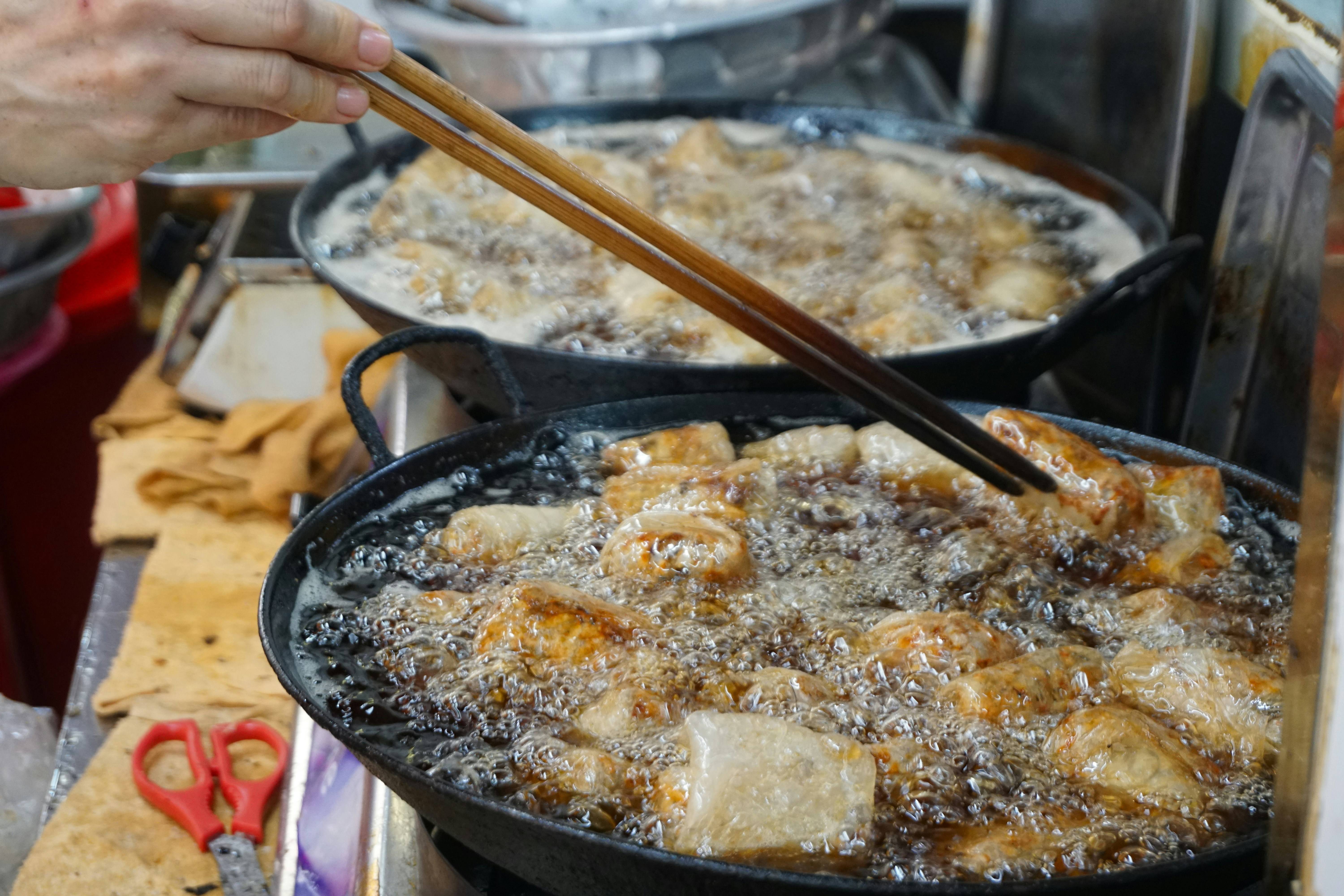 如何炸出外酥内嫩的牛排？三步法在家轻松成为厨房高手