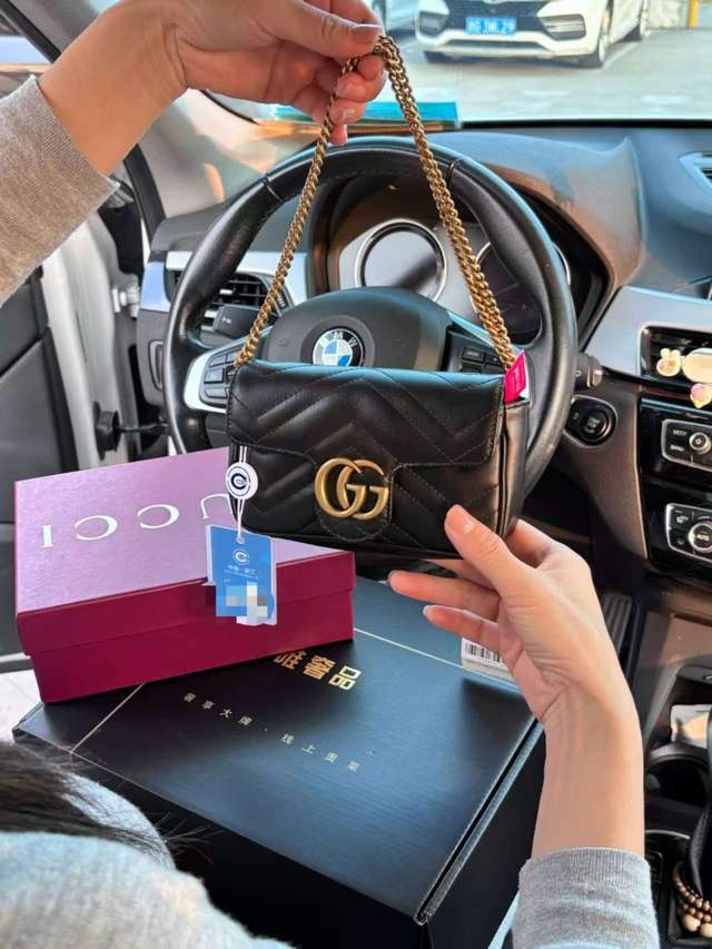 普通人开始重新思考“怎么买奢侈品”