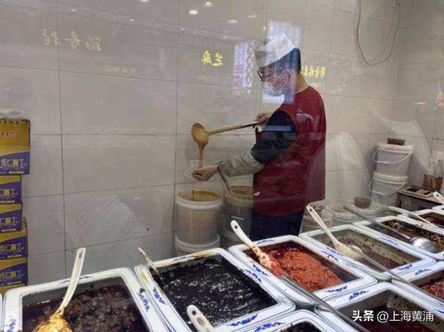 7天狂卖1吨!上海阿姨爷叔排长队也要买,“这酱特别香,吃了让人难忘!”