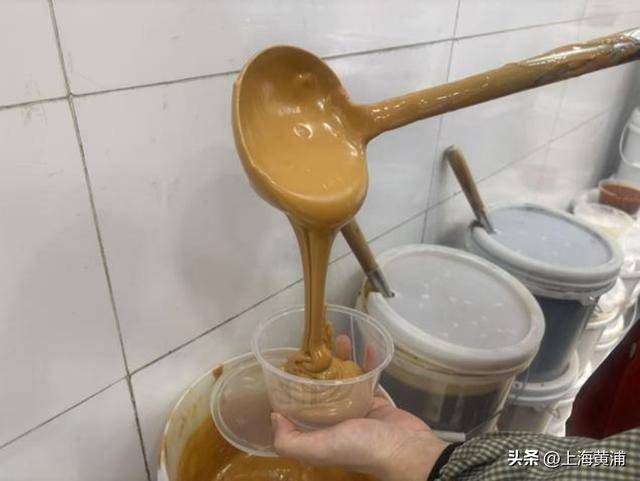7天狂卖1吨!上海阿姨爷叔排长队也要买,“这酱特别香,吃了让人难忘!”