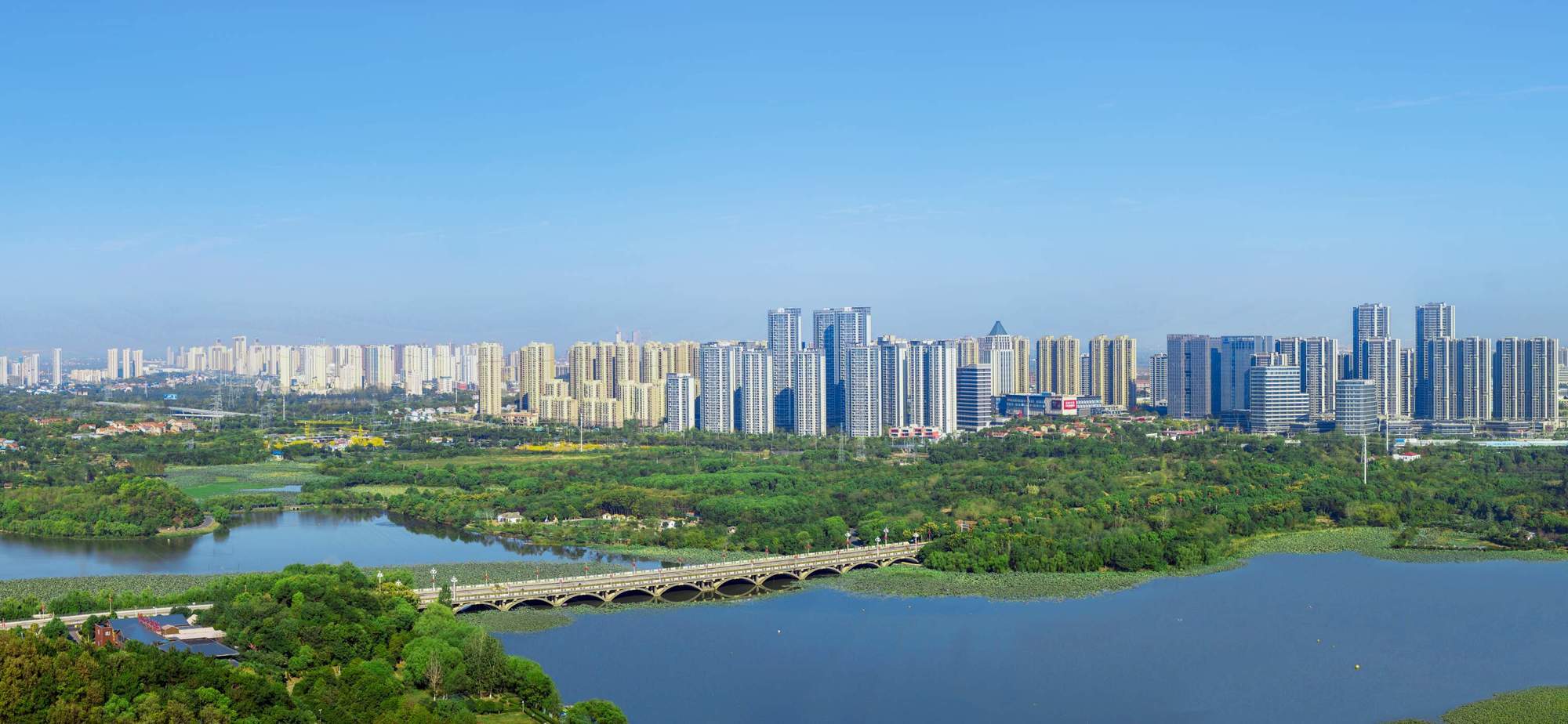 武汉市人大常委会副主任、蔡甸区委书记余从斌:提振“四气”精神 持续比拼争先 加快打造超大城市城乡融合发展样板区