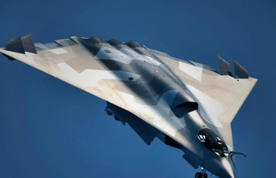 外媒:看完歼-36最新试飞照,重新定义“现代空战”,真的不夸张