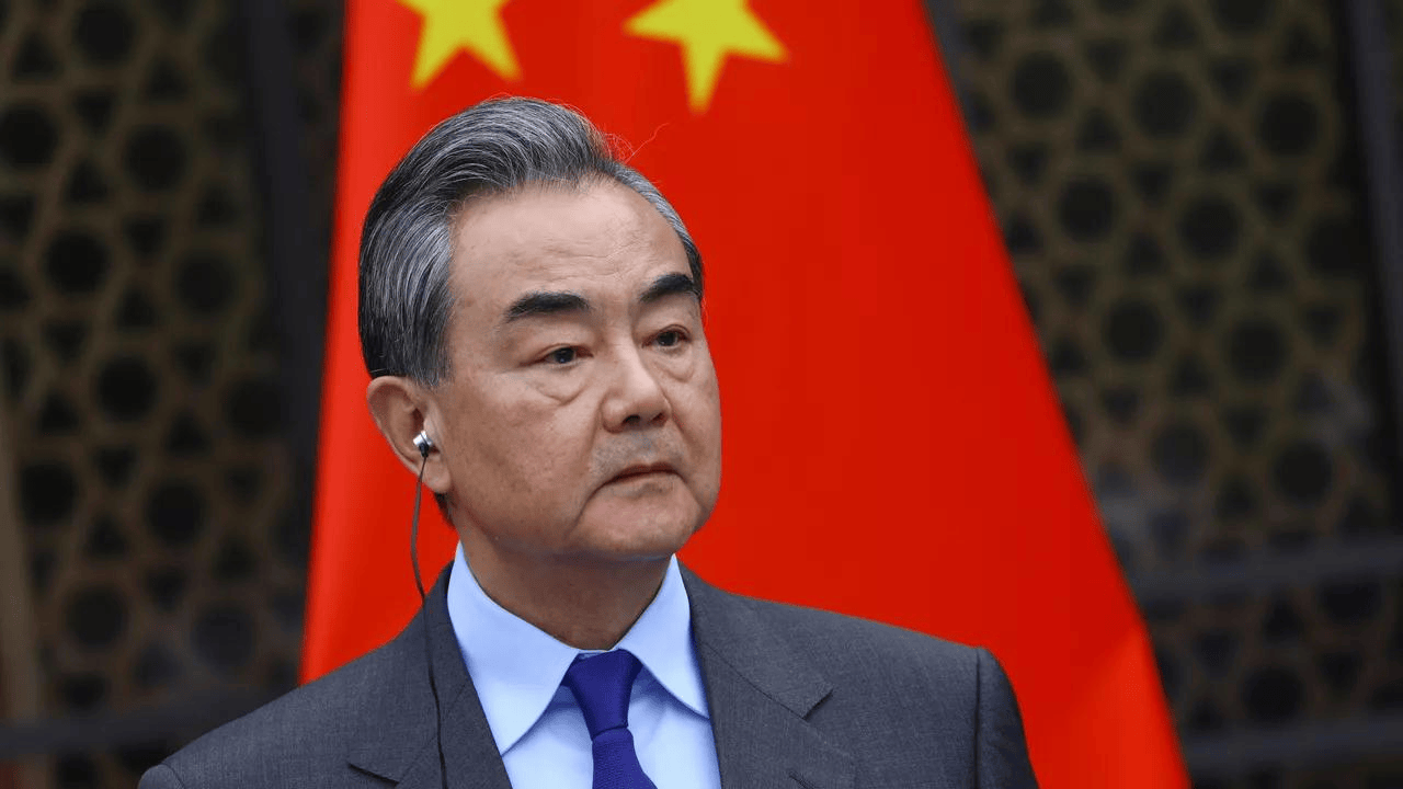 东盟晚宴散场，王毅没有上桌，临走前通告全球，菲律宾使出苦肉计